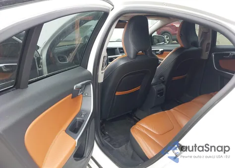 2013 Volvo S60 T5/T5 Platinum/T5 Premier/T5 Premier Plus z USA, uszkodzony, nr VIN YV1612FH8D2185936